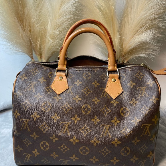 ❤️💕Speedy 30 with lock and Key💕❤️ preloved and 💯 Authentic - Picture 4 of 17